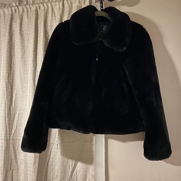 Faux fur Jacket - Picture 2 of 3